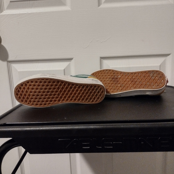 Vans unisex sneakers. Women size 6.5 Men's size 5 - Picture 6 of 6